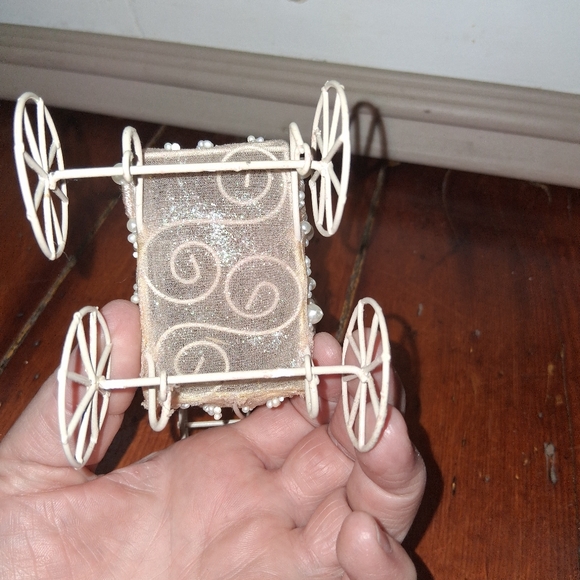 *bogo* Vintage Victorian Style Decorative Carriage Ornament - Picture 6 of 7